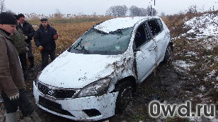 Битый автомобиль Kia Cee'd