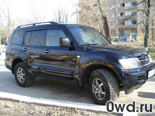 Битый автомобиль Mitsubishi Pajero