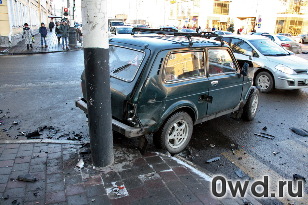 Битый автомобиль LADA (ВАЗ) Нива 4х4 (2121)