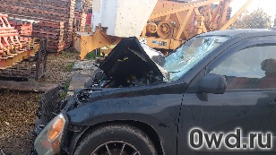 Битый автомобиль Toyota RAV4