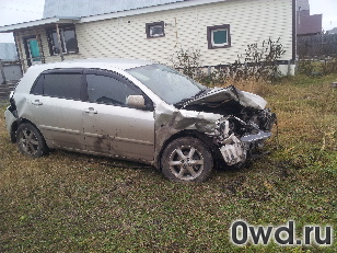 Битый автомобиль Toyota Corolla