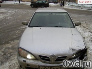 Битый автомобиль Nissan Primera