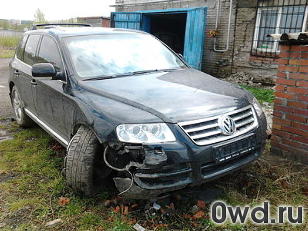 Битый автомобиль Volkswagen Touareg