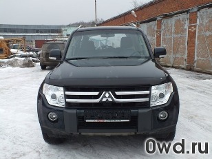 Битый автомобиль Mitsubishi Pajero