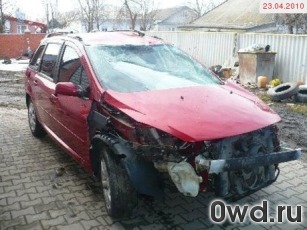 Битый автомобиль Peugeot 307