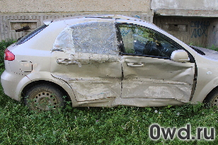 Битый автомобиль Chevrolet Lacetti