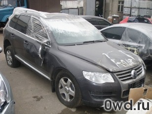 Битый автомобиль Volkswagen Touareg