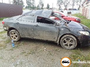 Битый автомобиль Toyota Corolla