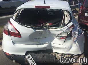 Битый автомобиль Renault Megane