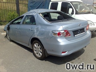 Битый автомобиль Toyota Corolla