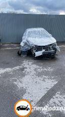 Битый автомобиль Toyota Corolla