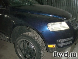 Битый автомобиль Volkswagen Touareg