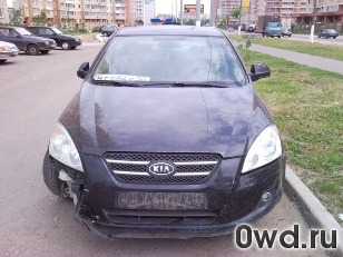 Битый автомобиль Kia Cee'd