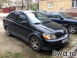 Битый автомобиль Toyota Echo