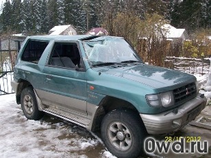 Битый автомобиль Mitsubishi Pajero