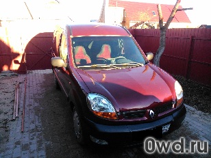 Битый автомобиль Renault Kangoo