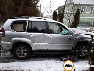 Битый автомобиль Toyota Land Cruiser Prado