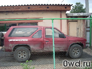 Битый автомобиль Nissan Terrano