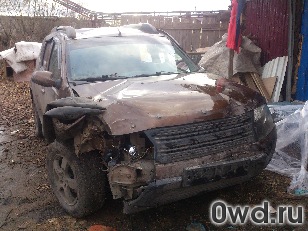Битый автомобиль Renault Duster
