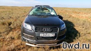 Битый автомобиль Audi Q7