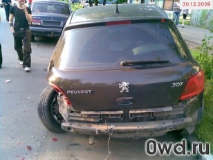 Битый автомобиль Peugeot 307