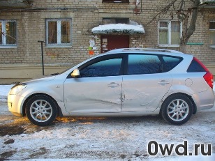 Битый автомобиль Kia Cee'd