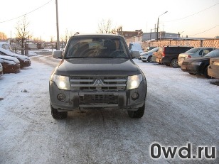 Битый автомобиль Mitsubishi Pajero