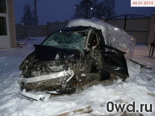 Битый автомобиль Nissan Note