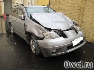 Битый автомобиль Mitsubishi Outlander