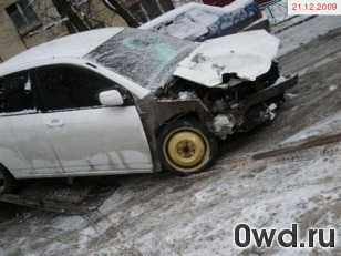 Битый автомобиль Toyota Corolla