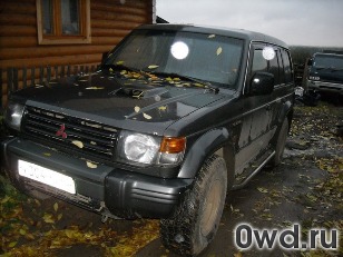 Битый автомобиль Mitsubishi Pajero