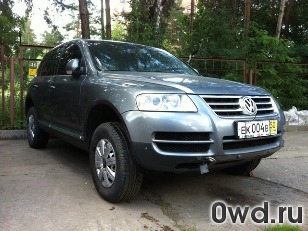 Битый автомобиль Volkswagen Touareg