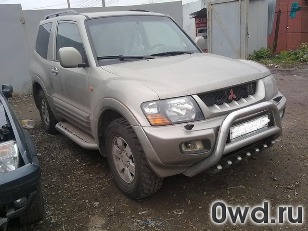 Битый автомобиль Mitsubishi Pajero