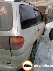 Битый автомобиль Ford Galaxy