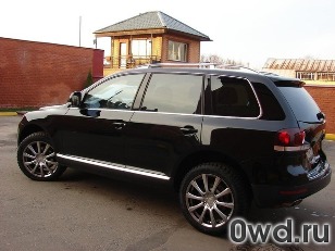 Битый автомобиль Volkswagen Touareg