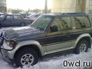 Битый автомобиль Mitsubishi Pajero