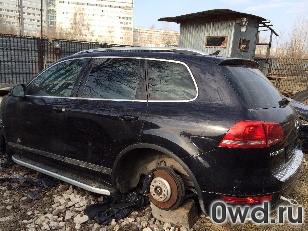 Битый автомобиль Volkswagen Touareg