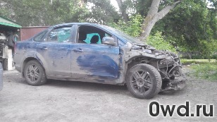 Битый автомобиль Ford Focus