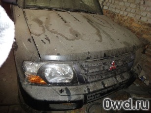 Битый автомобиль Mitsubishi Pajero