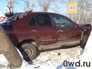 Битый автомобиль Nissan Bluebird Sylphy