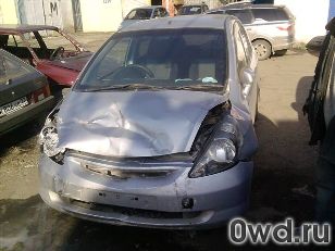 Битый автомобиль Honda Fit