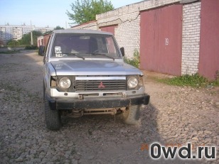 Битый автомобиль Mitsubishi Pajero