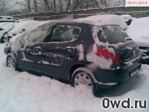 Битый автомобиль Peugeot 308