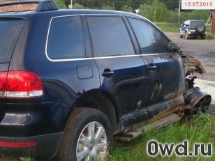 Битый автомобиль Volkswagen Touareg