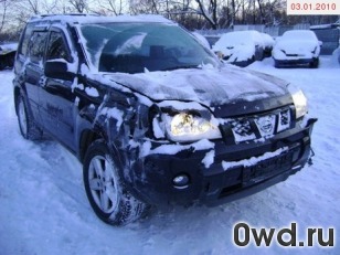 Битый автомобиль Nissan X-Trail