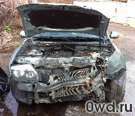 Битый автомобиль Renault Duster
