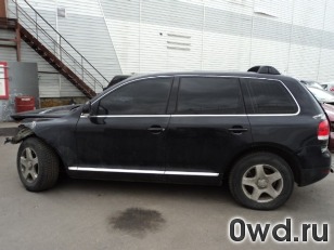 Битый автомобиль Volkswagen Touareg