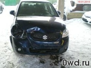 Битый автомобиль Suzuki SX4