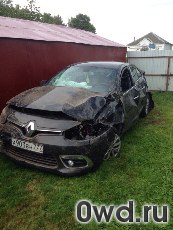 Битый автомобиль Renault Fluence