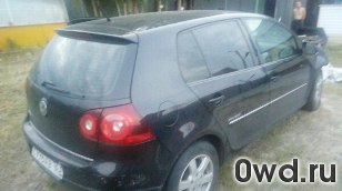 Битый автомобиль Volkswagen Golf